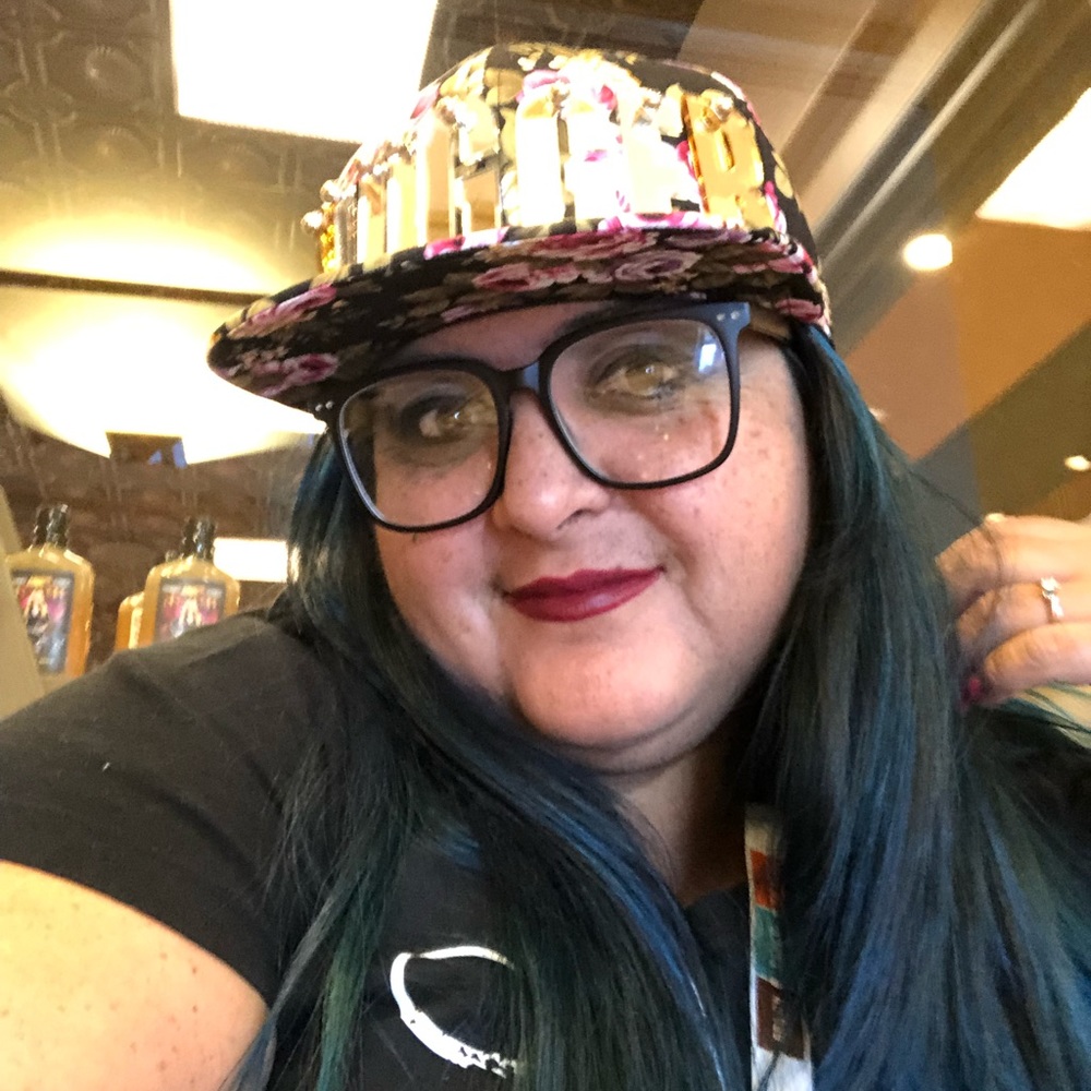 Meet your Posher, Lori